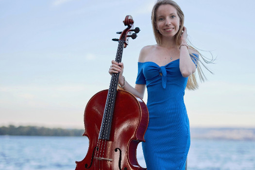 Violoncelliste diplômée donne cours privés de violoncelle tous niveaux